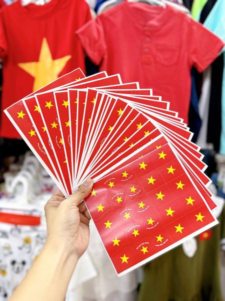  Sticker lá cờ dán cổ vũ, miếng dán cờ đỏ sao vàng cổ vũ 