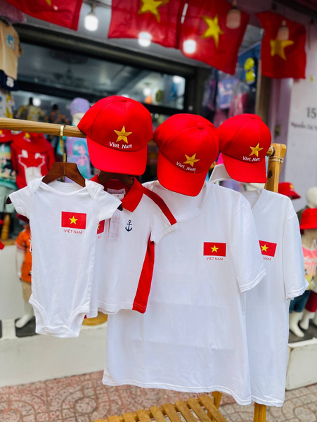  Áo thun lá cờ đỏ sao vàng người lớn- vải thun giày (unisex) 