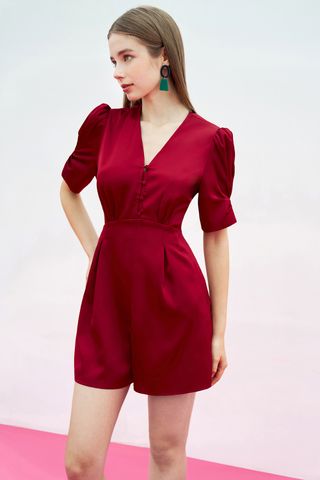 Mini jumpsuits satin red cổ tim