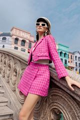 Áo khoác tweed houndstooth hồng khuy kim loại crop