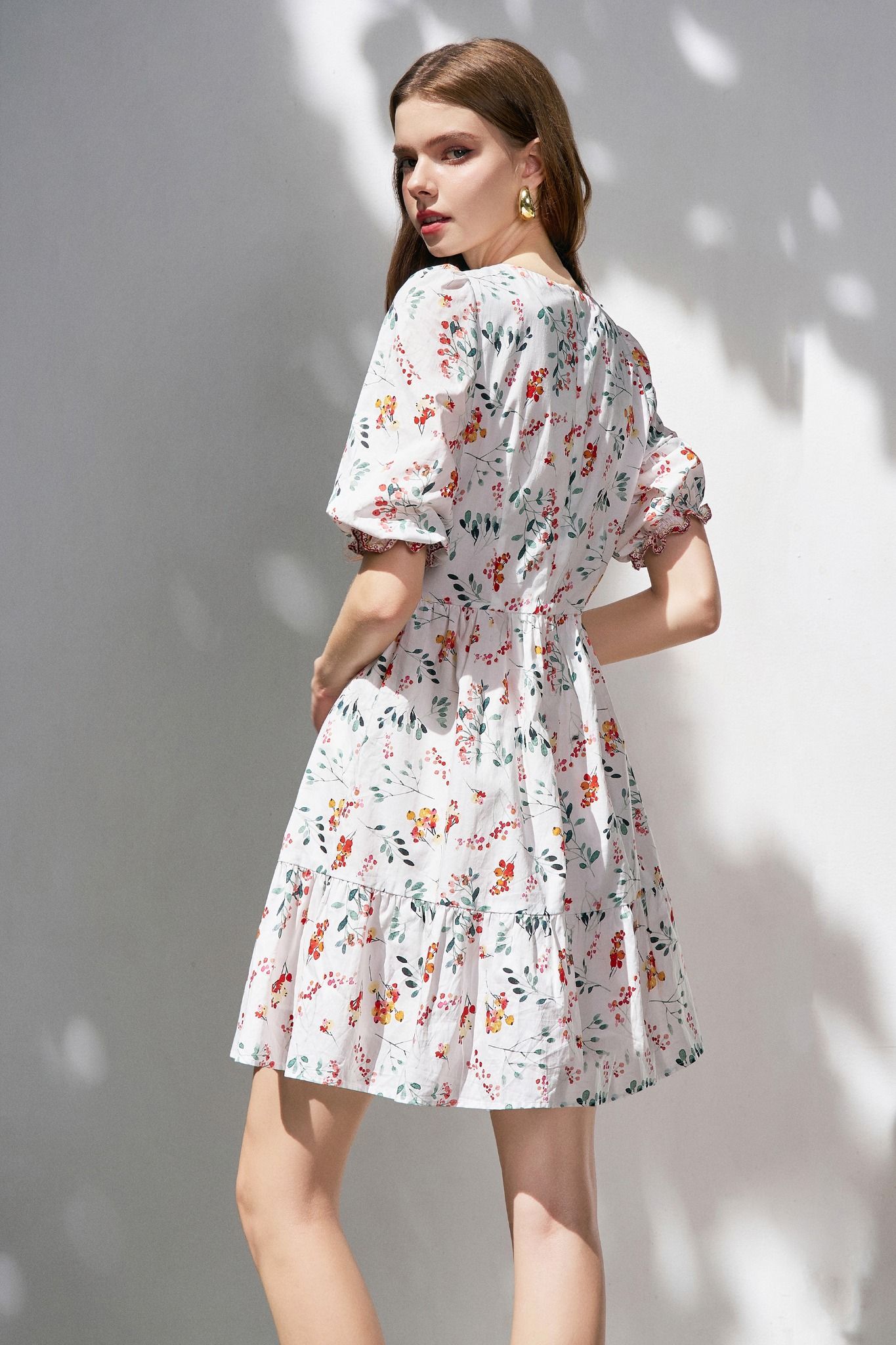 Đầm mini tunic thô lụa hoa nhỡ nối tầng