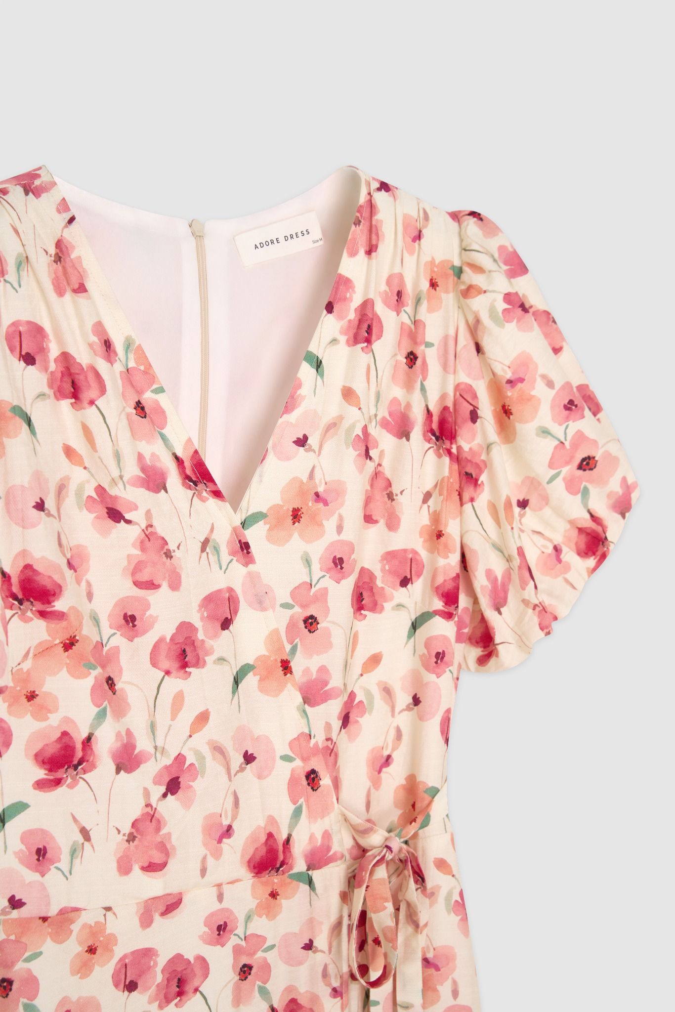 Đầm midi feminine lụa hoa nhỡ đỏ khuy bọc