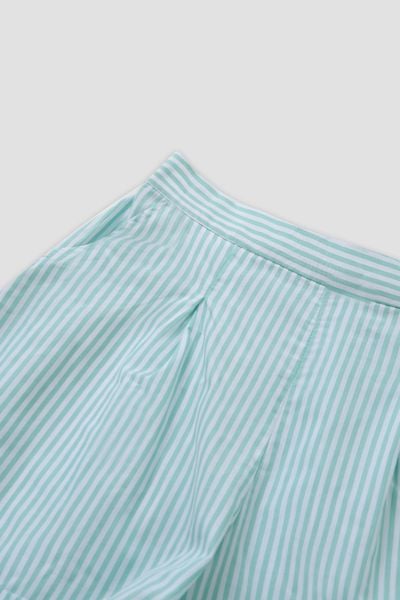 Quần shorts resort thô sọc xanh túi sườn