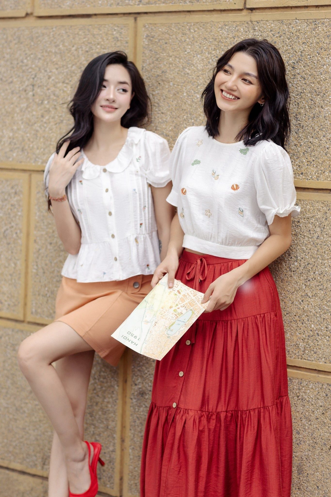 Chân váy mini thô kaki cam khuy kim loại