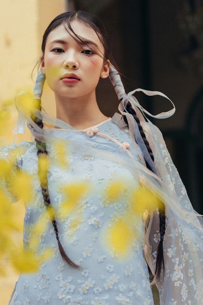 Bộ áo dài nữ voan tơ hoa rơi xanh ý vân