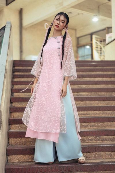 Bộ áo dài nữ voan tơ hoa rơi hồng mơ phai