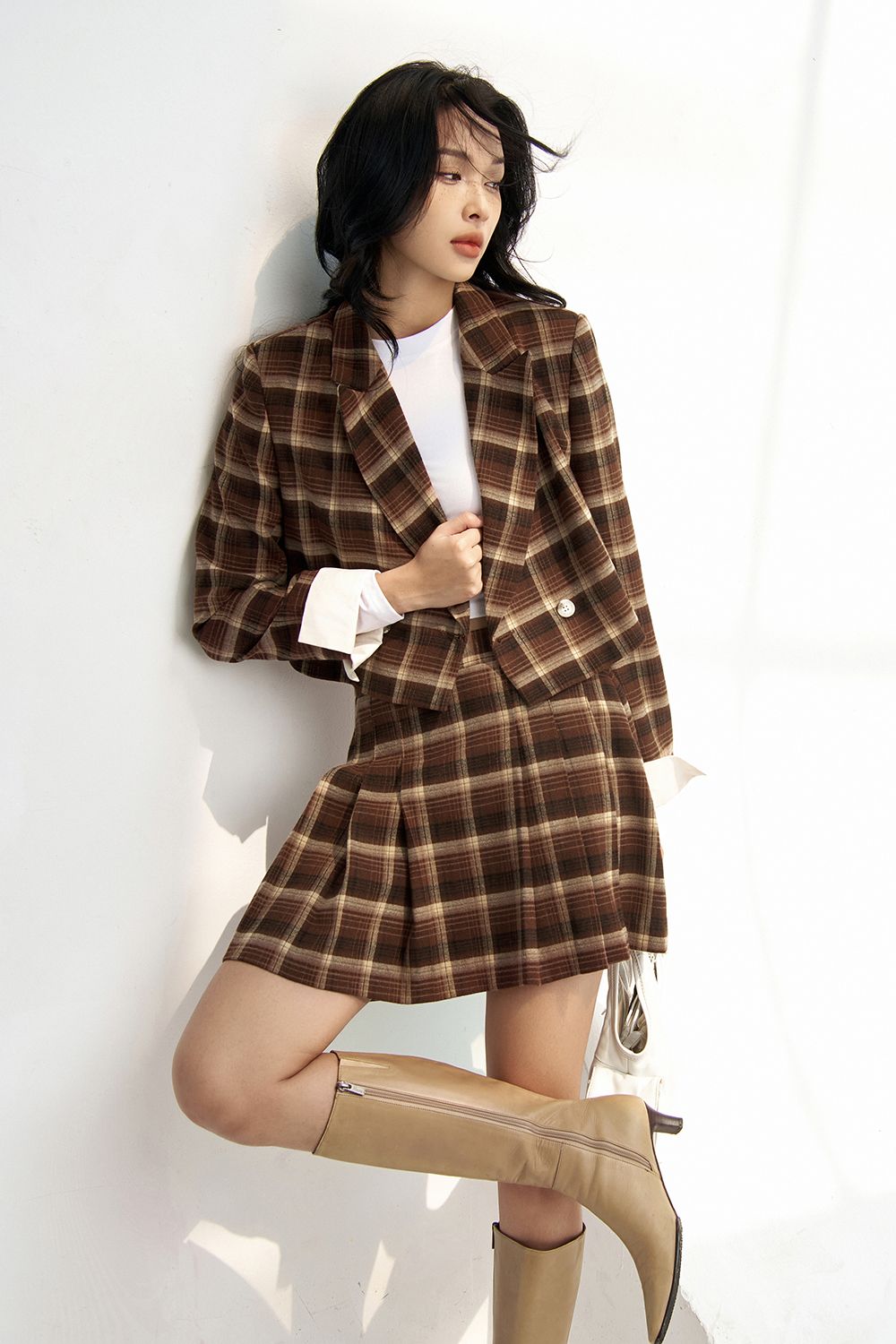 Chân váy mini xoè xếp ly karo nâu
