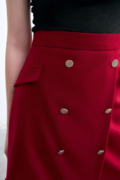 Chân váy mini A dạ mỏng đỏ đô 6 khuy