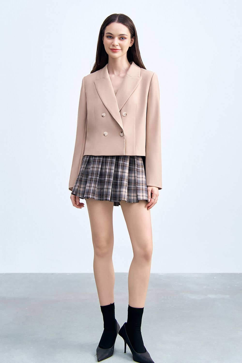 Áo blazer crop beige eo nhẹ basic