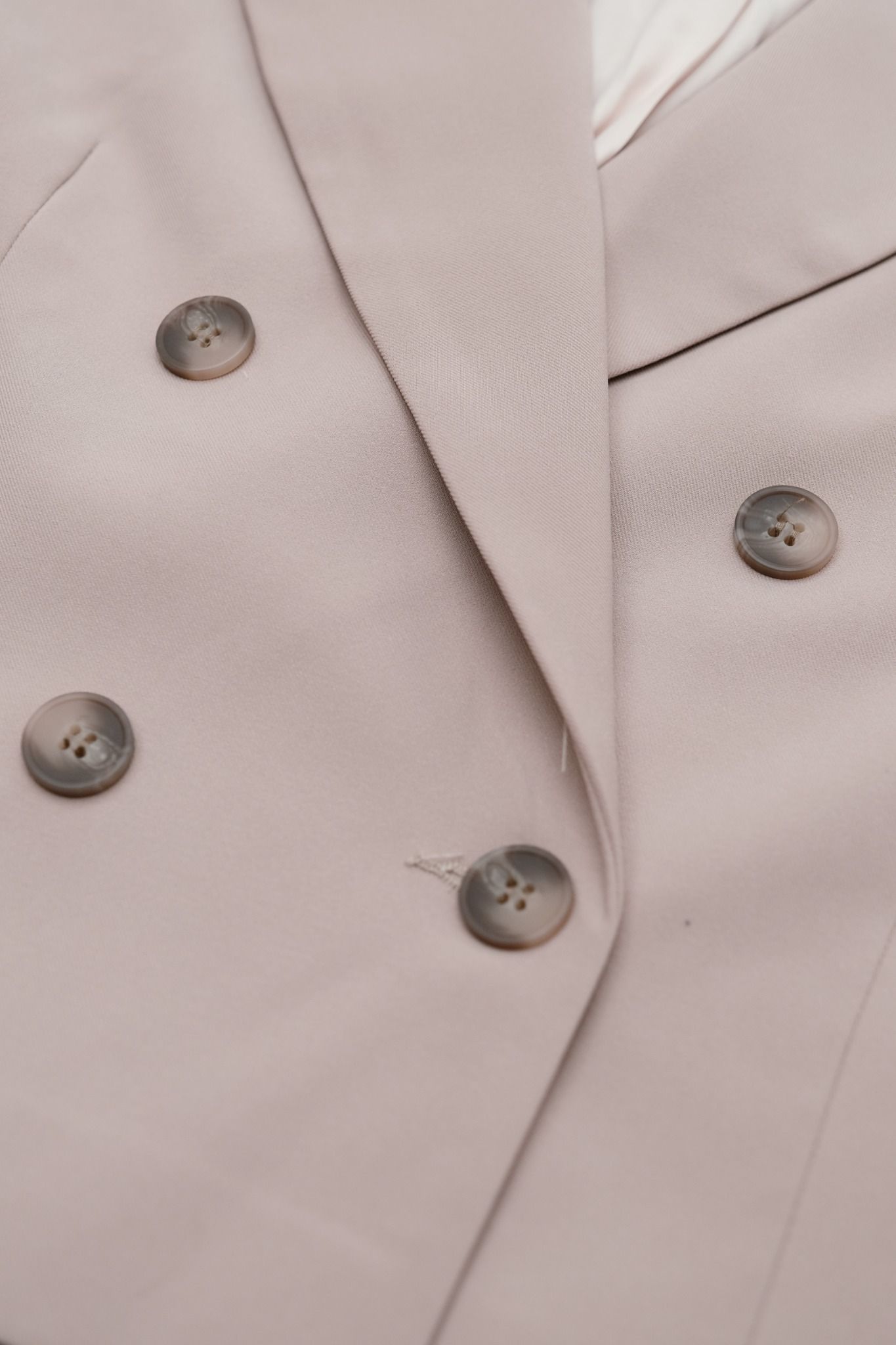 Áo blazer crop beige eo nhẹ basic