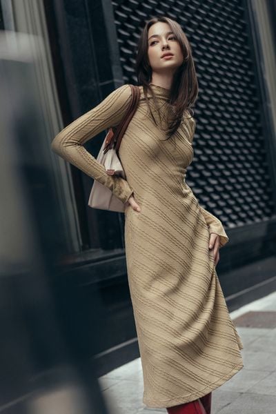 Đầm midi xéo thân thun gân capuchino