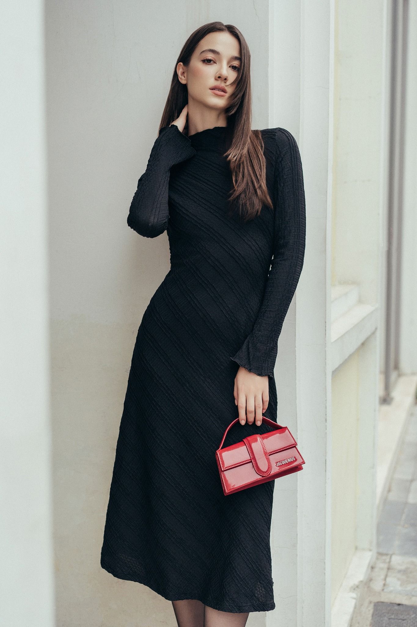 Đầm midi xéo thân thun gân đen