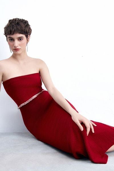 Đầm len len dệt vặn thừng đỏ đô phối dây trang trí