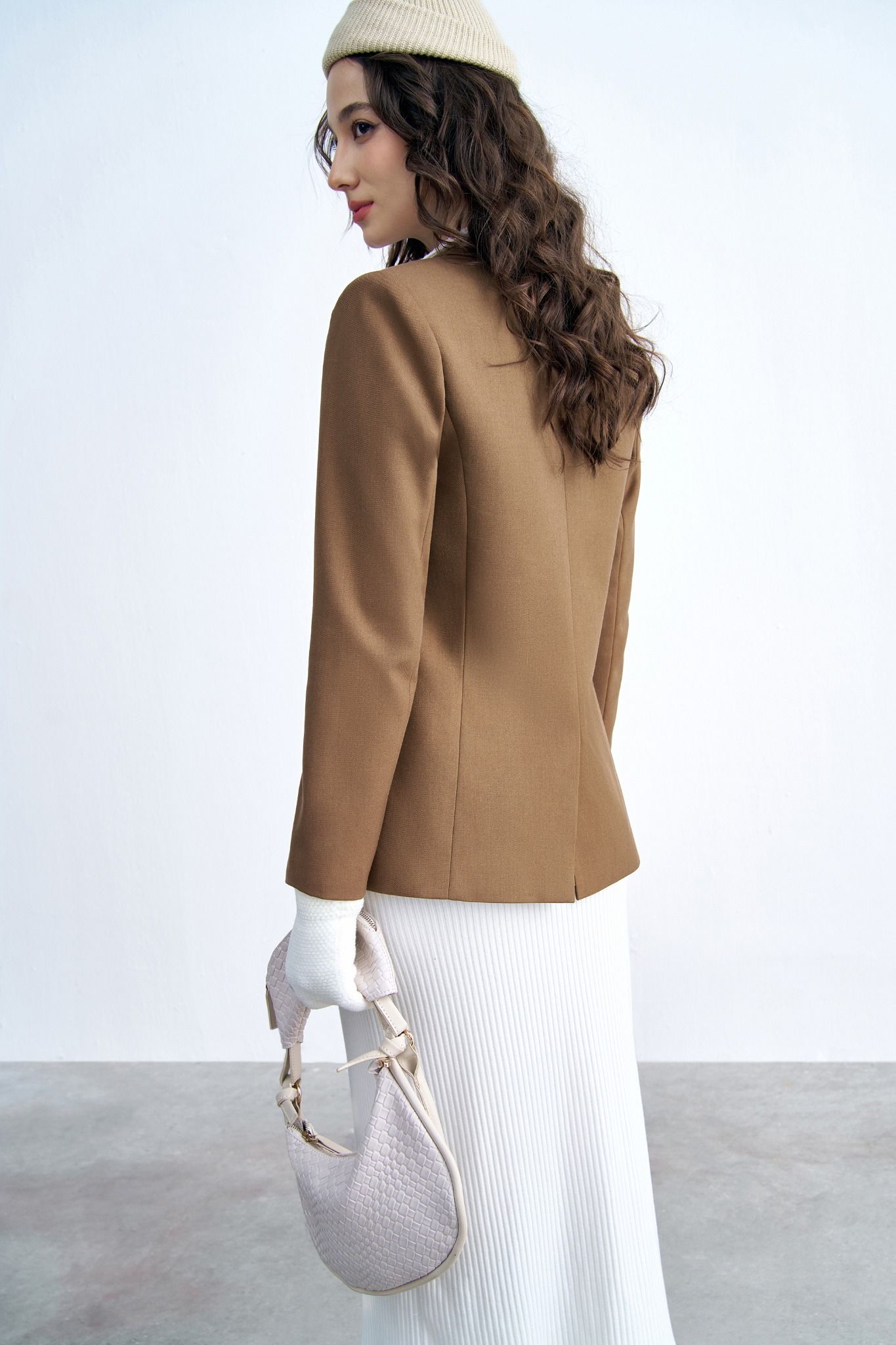 Áo blazer dạ camel diễu chỉ