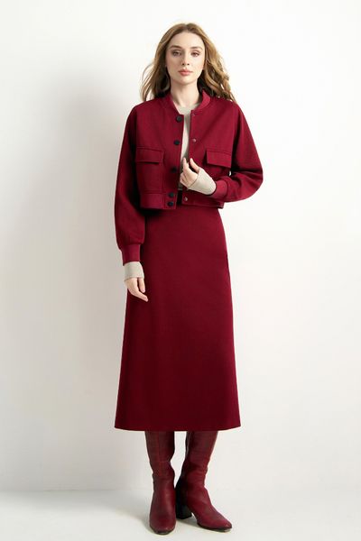 Chân váy midi xẻ thân sau poly xốp đỏ đô