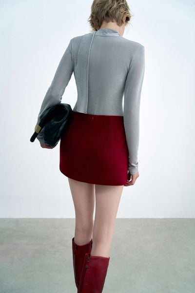 Chân váy mini A phối belt chéo thân dạ mỏng đỏ đô