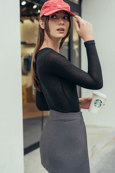 Áo dài tay thiết kế mỏng thun tăm đen