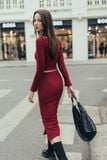  Chân váy midi xẻ trước thun tăm đỏ đô 