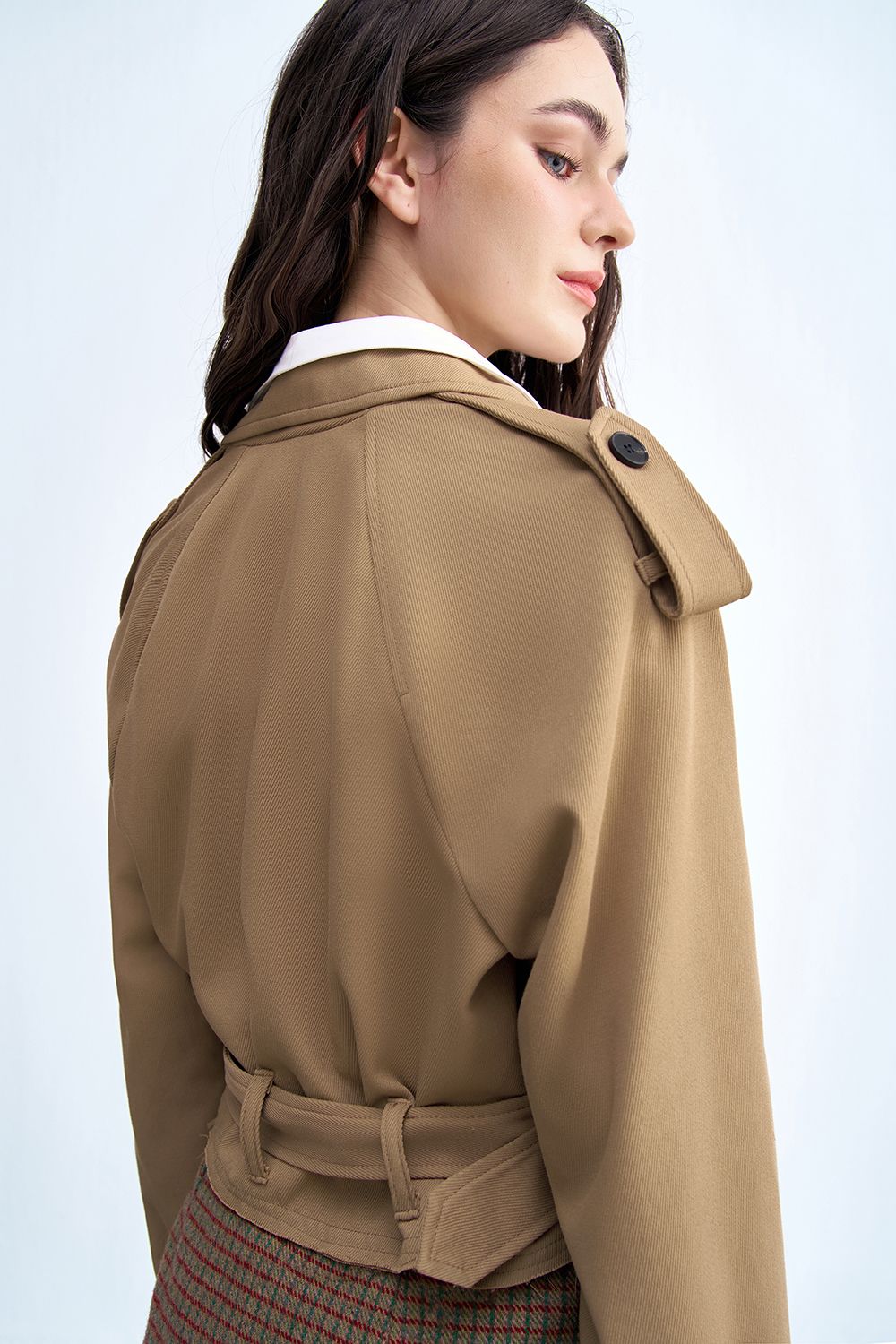 Áo trench coat ngắn kaki nâu tay raplang