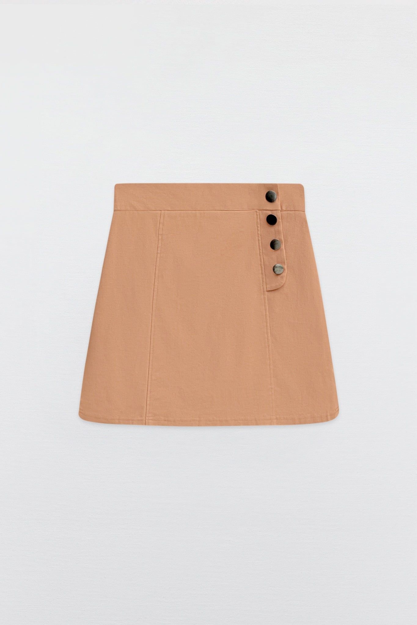 Chân váy mini thô kaki cam khuy kim loại