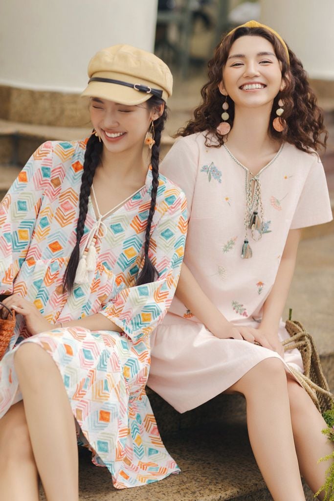 Đầm suông thô lụa nối tầng họa tiết kỷ hà