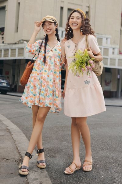 Đầm suông thô lụa nối tầng họa tiết kỷ hà