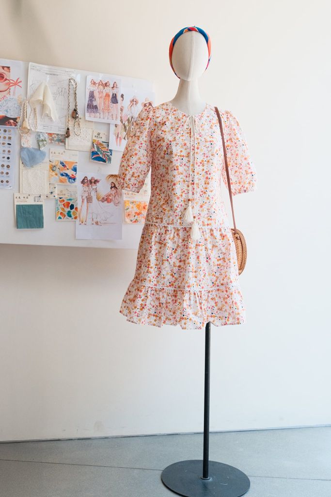 Đầm suông thô lụa hoa nhí phối ren