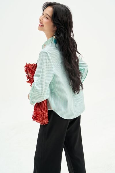 Sơ mi sọc xanh thêu patches