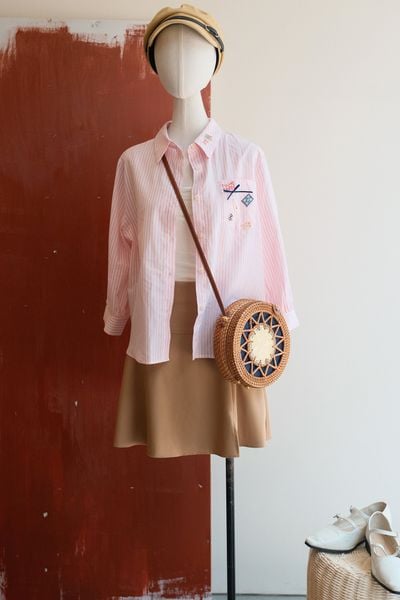 Sơ mi sọc hồng cam thêu patches