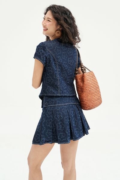 Áo top denim xanh chàm hoa nổi