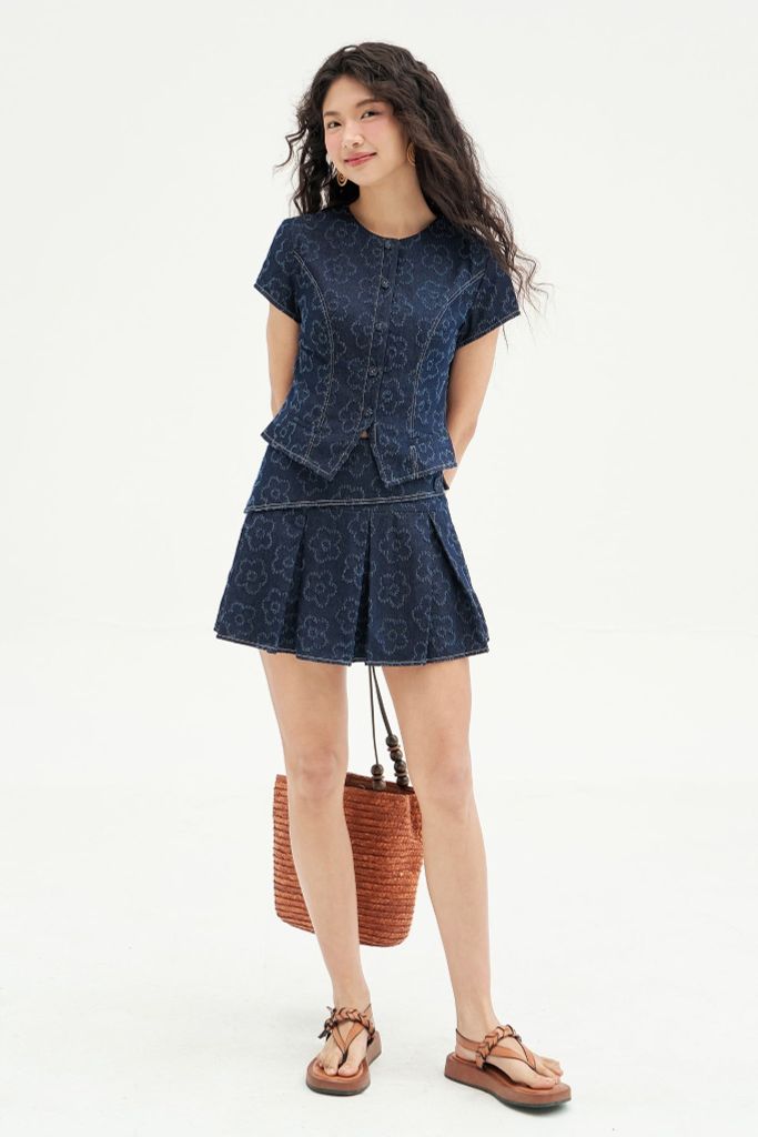 Áo top denim xanh chàm hoa nổi