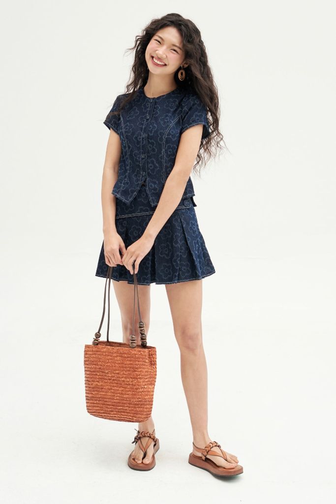 Áo top denim xanh chàm hoa nổi