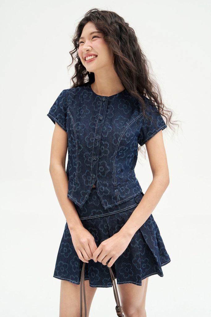 Áo top denim xanh chàm hoa nổi