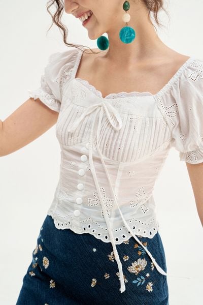 Áo crop top thô ren nơ trắng gấu bode
