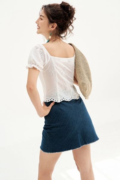 Áo crop top thô ren nơ trắng gấu bode