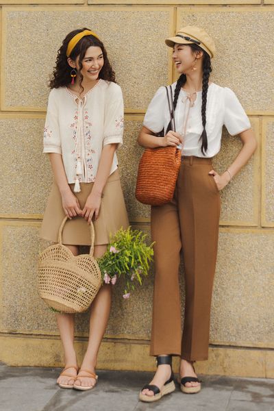 Áo top đũi mềm kem thêu tunic