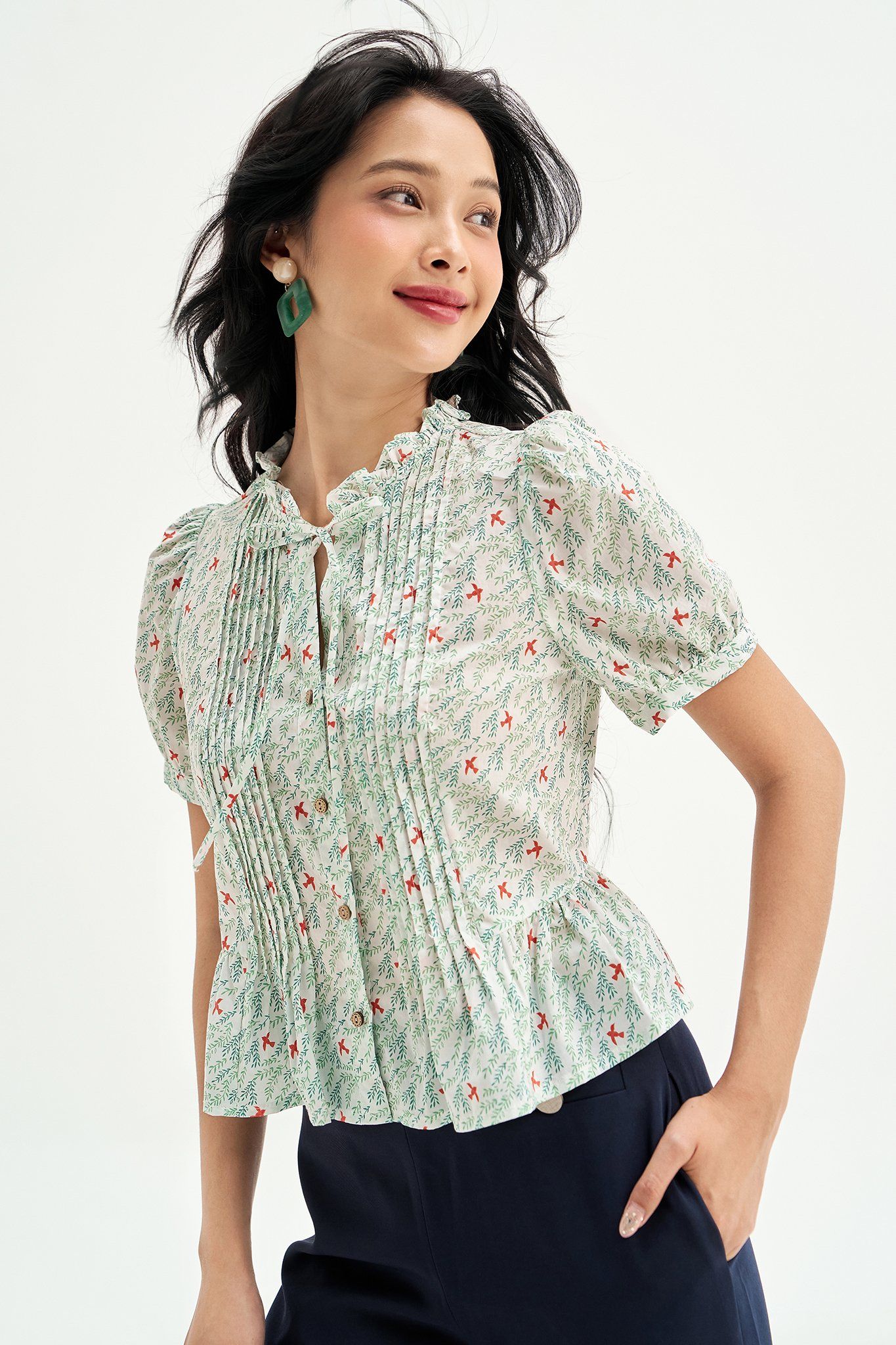 Peplum chim én cam
