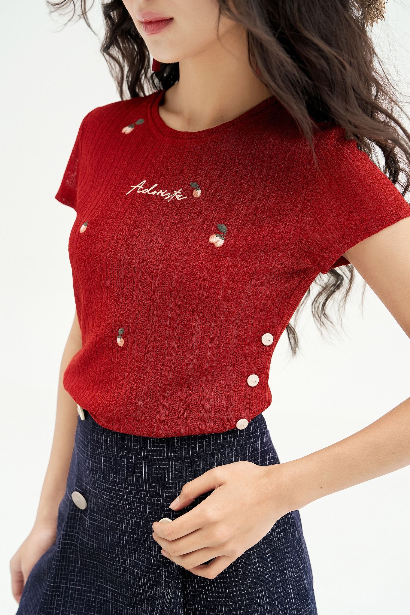 Áo top len ren đỏ cam thêu random khuy sườn