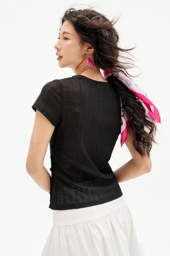 Áo top len ren đen thêu random khuy sườn