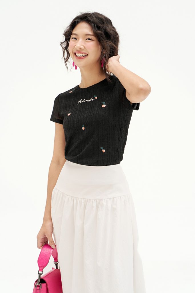 Áo top len ren đen thêu random khuy sườn