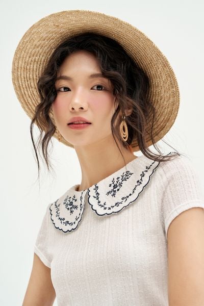 Áo top len ren trắng phối cổ thêu
