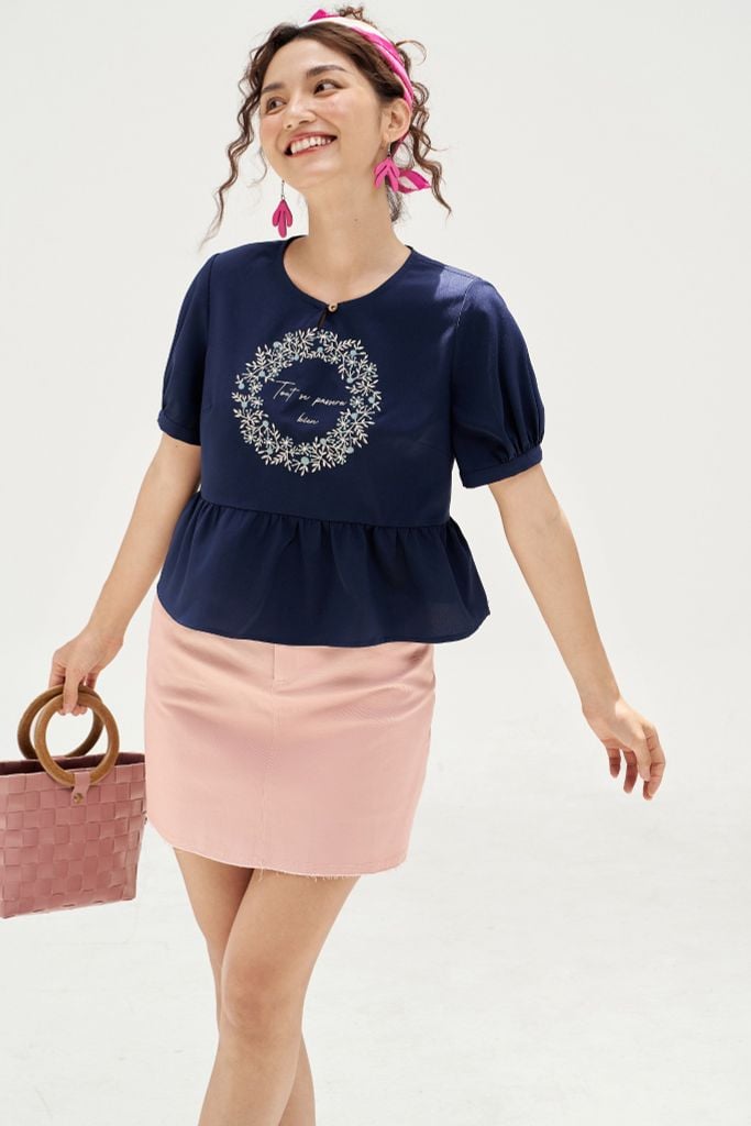 Peplum navy thêu vòng nguyệt quế