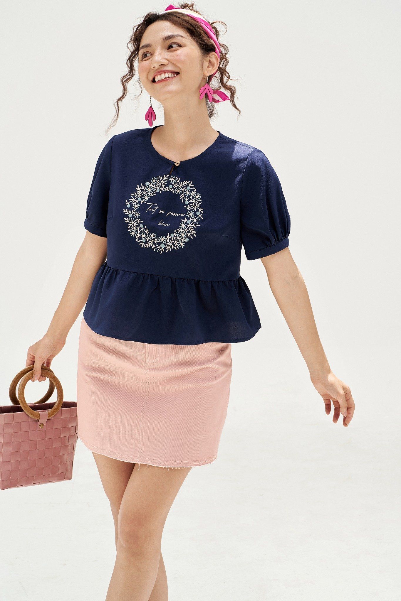 Peplum navy thêu vòng nguyệt quế