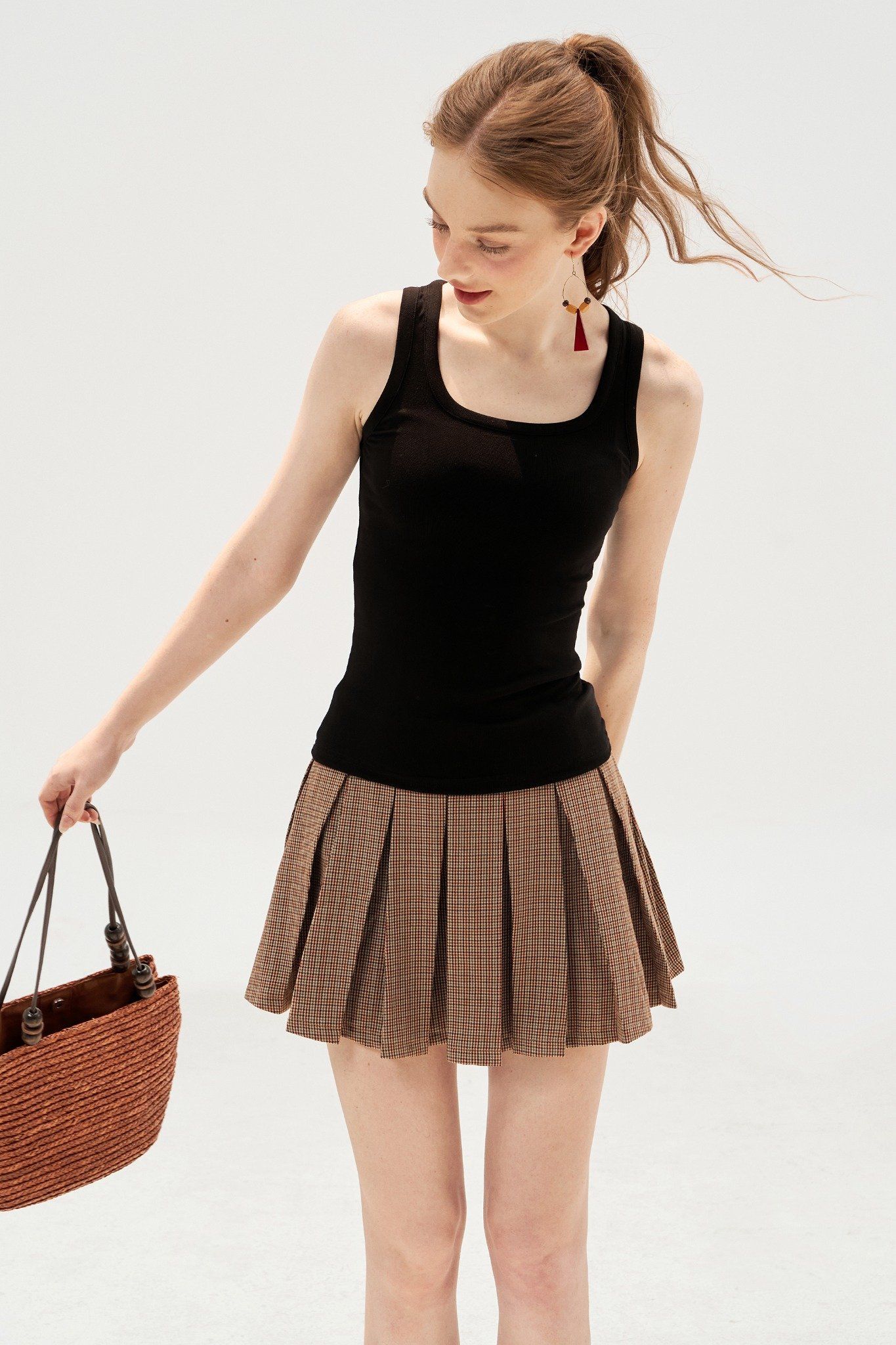 Tank top basic đen