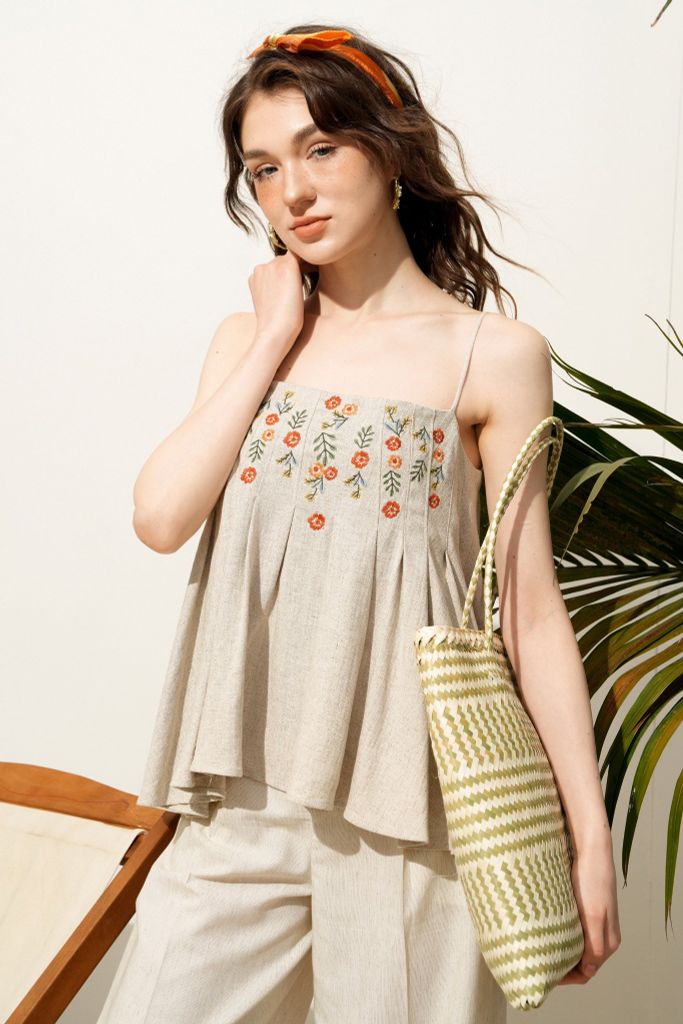 Áo Top 2 dây xếp ly thêu hoa dây