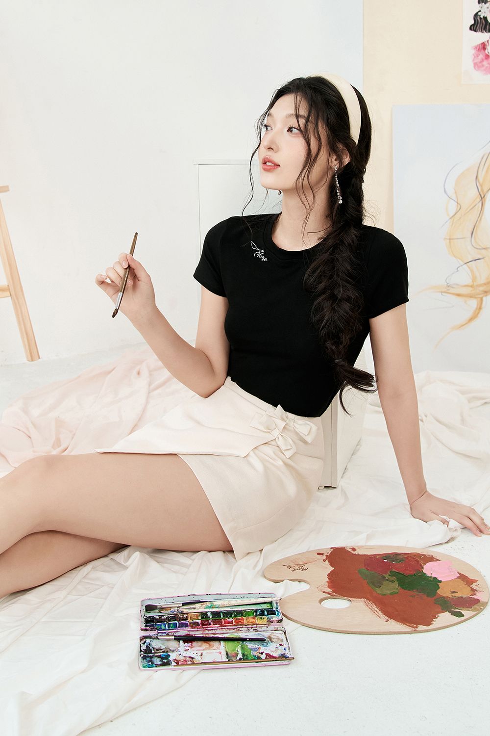 Áo phông basic thun đen thêu Adore
