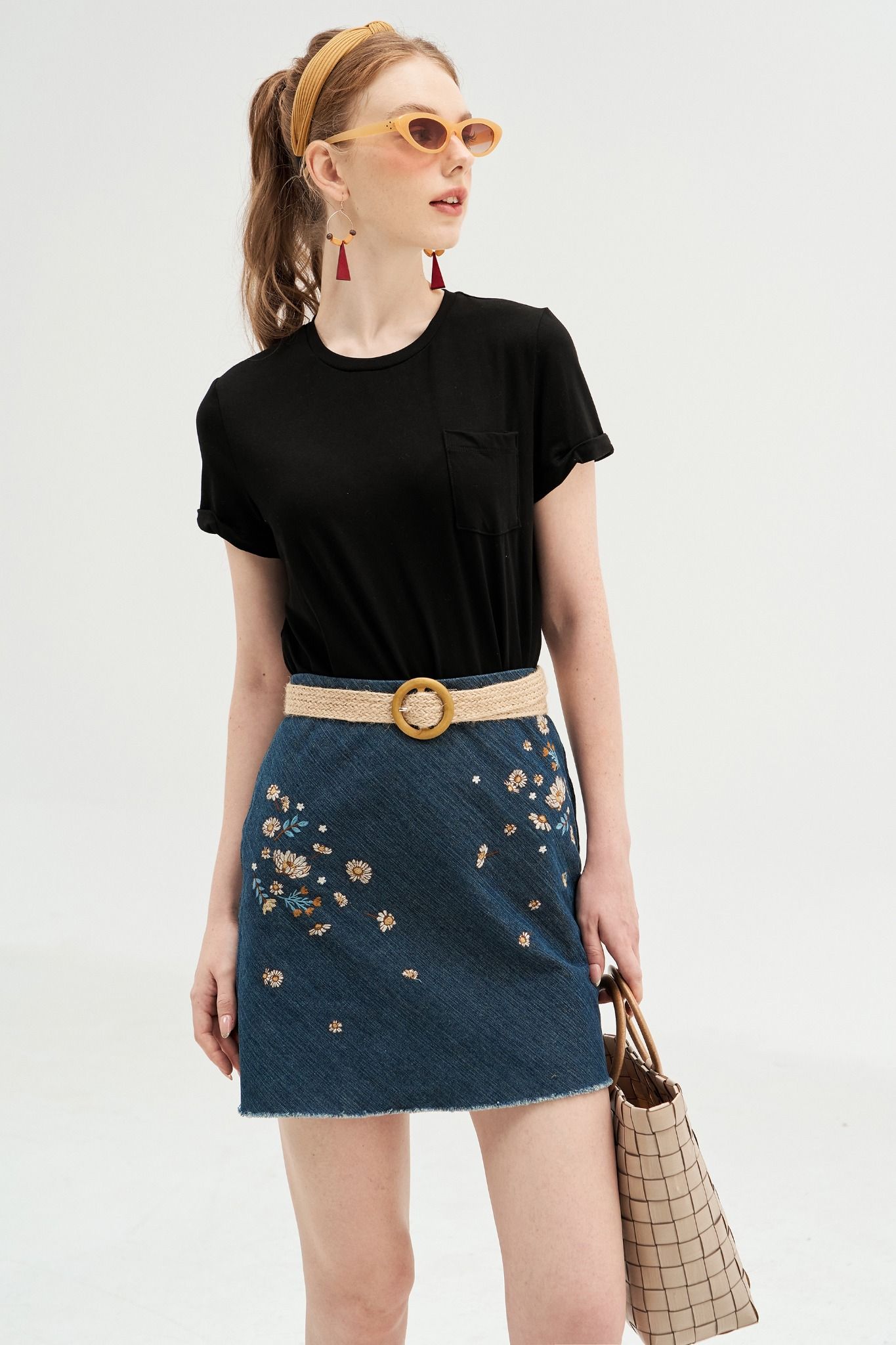 T-shirt basic túi ốp đen