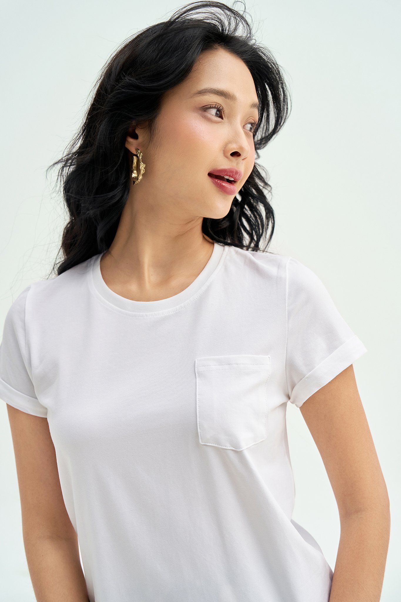 T-shirt basic túi ốp trắng
