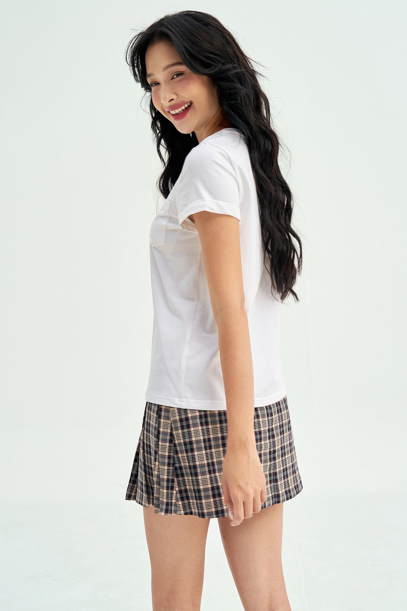 T-shirt basic túi ốp trắng