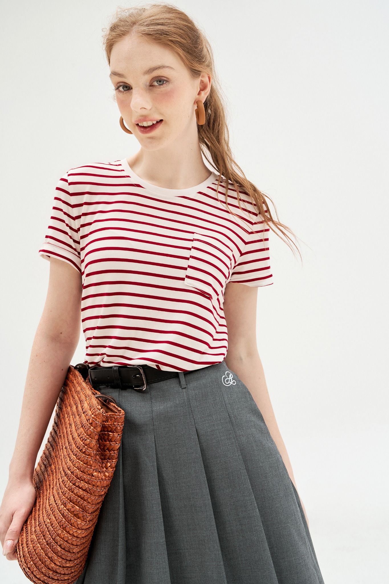 T-shirt basic túi ốp kẻ đỏ